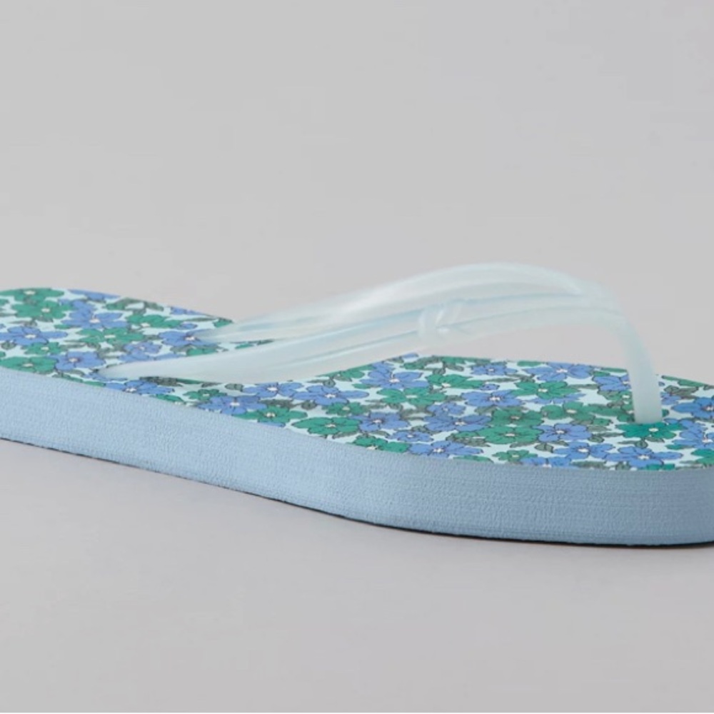 American Eagle Outfitters Light Blue Floral Flip Flops - Picture 3 of 7